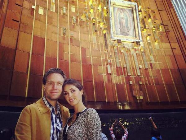 Manuel Velasco y Anahí en la Basílica de Guadalupe