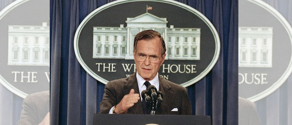 Hospitalizan al expresidente George Bush