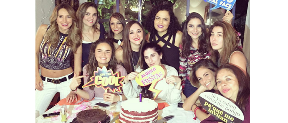 Festejan a Sherlyn por su cumpleaños