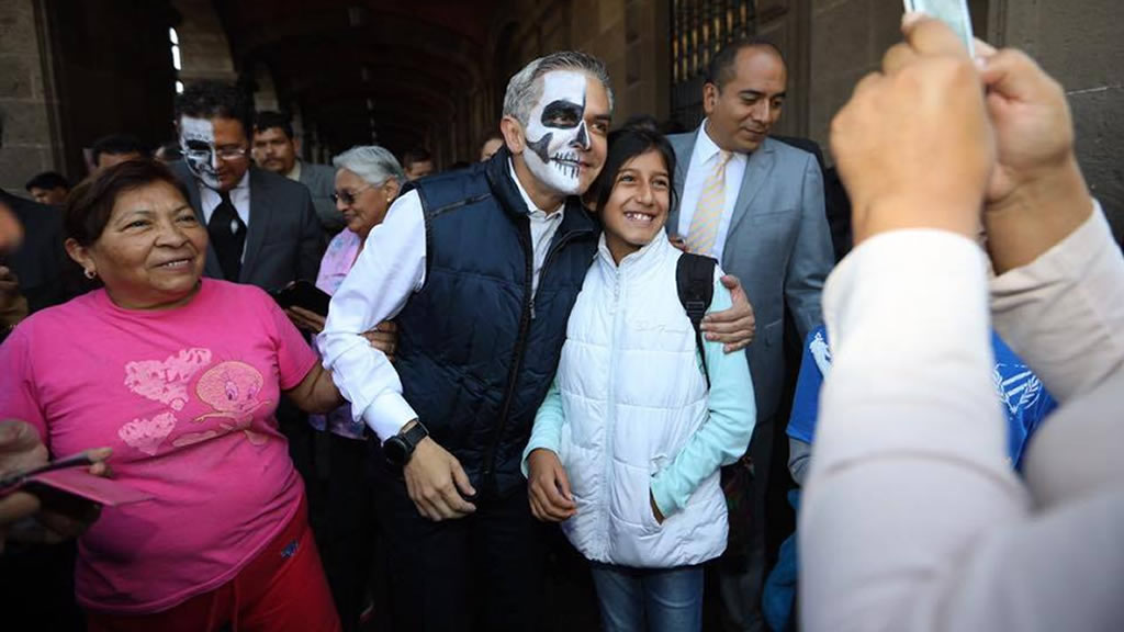 Los políticos que se sumaron al festejo del día de muertos