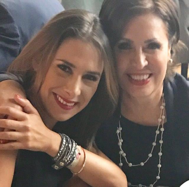 politicos a sus mamas 21