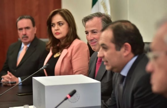 Meade en el Senado 5