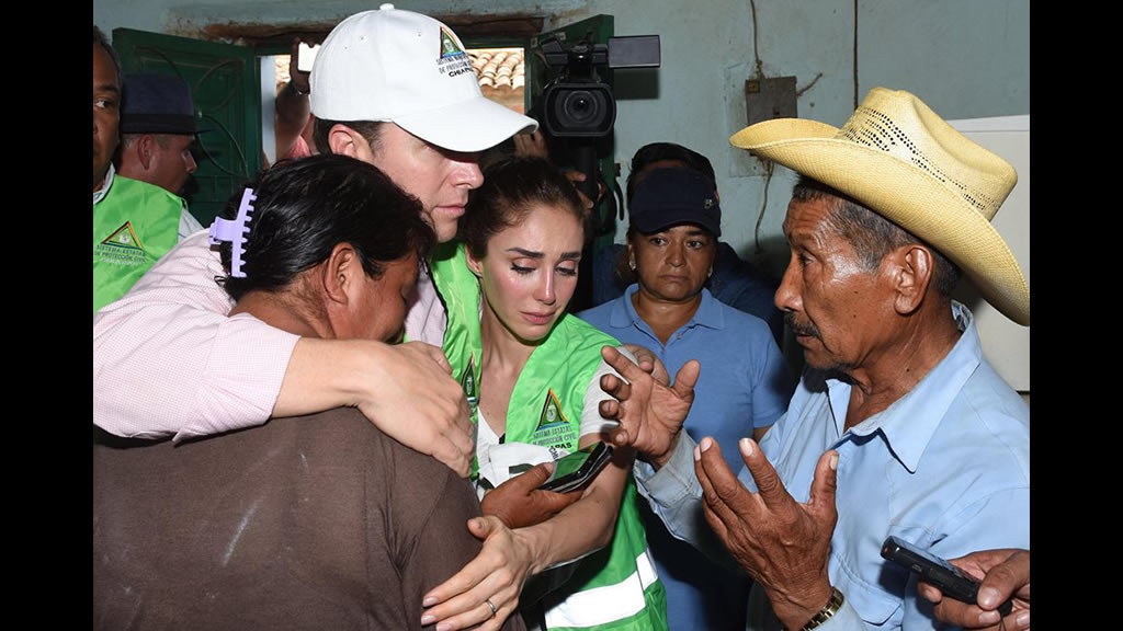 Despeinada es como Anahí pide ayuda para los afectados por el terremoto