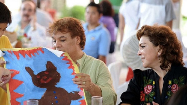 Ortega con los famosos 5