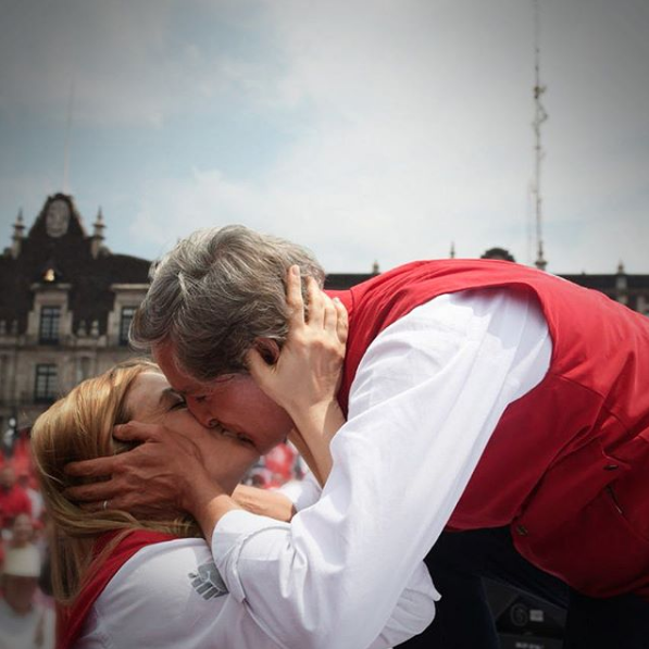 politicos a sus amores 6