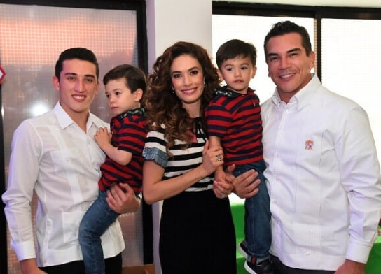 Alejandro Moreno Cardenas Alejandro Moreno Cardenas 9