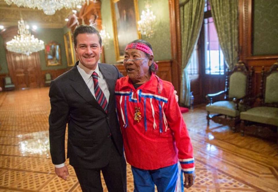 Pena Nieto recibe una limpia 5