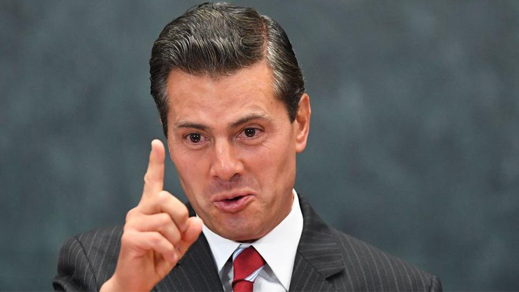 Enrique Peña Nieto recibe una limpia del Chapo