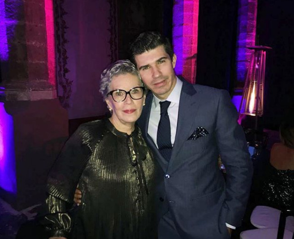 politicas y politicos a sus mamas 10