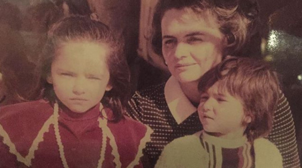 politicas y politicos a sus mamas 17