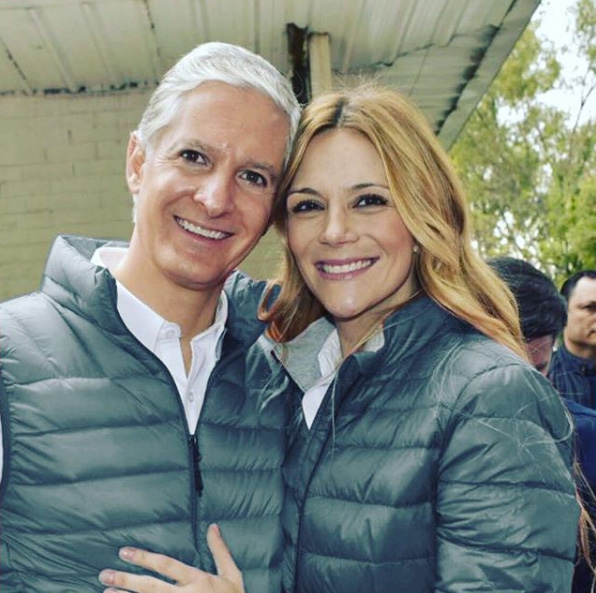 politicas y politicos a sus mamas 27