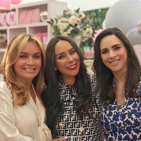 Reaparece la esposa de Enrique Ochoa 8