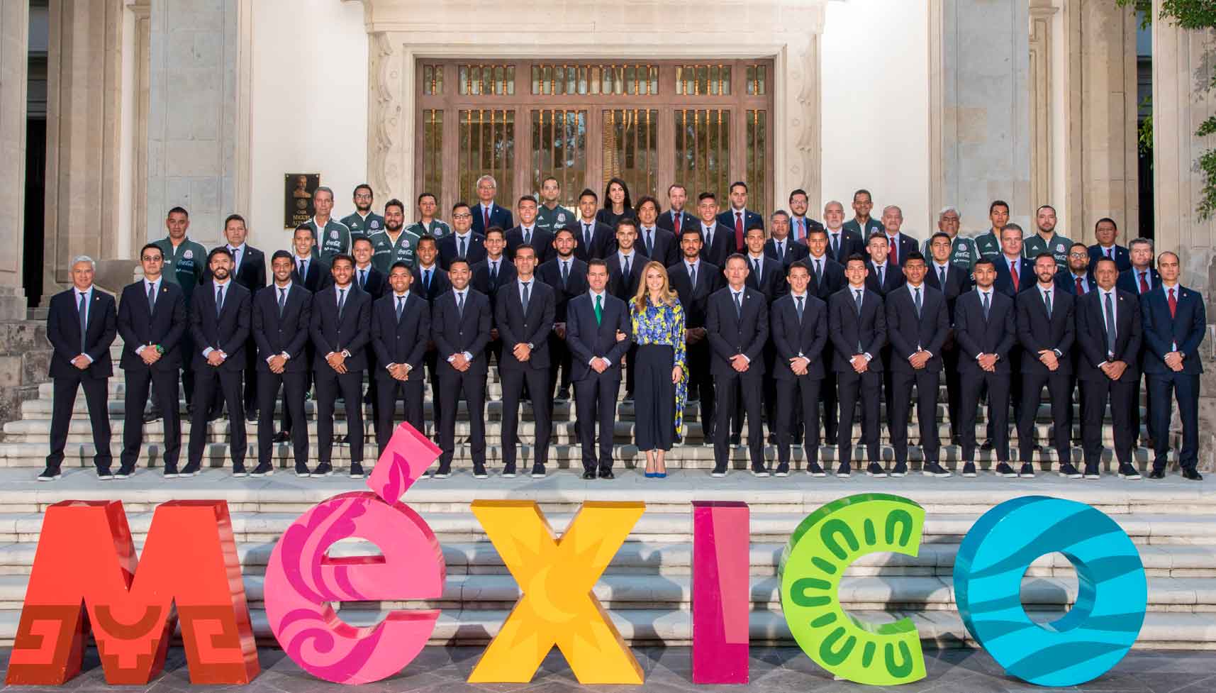 Angelica Rivera enlista a sus jugadores 6