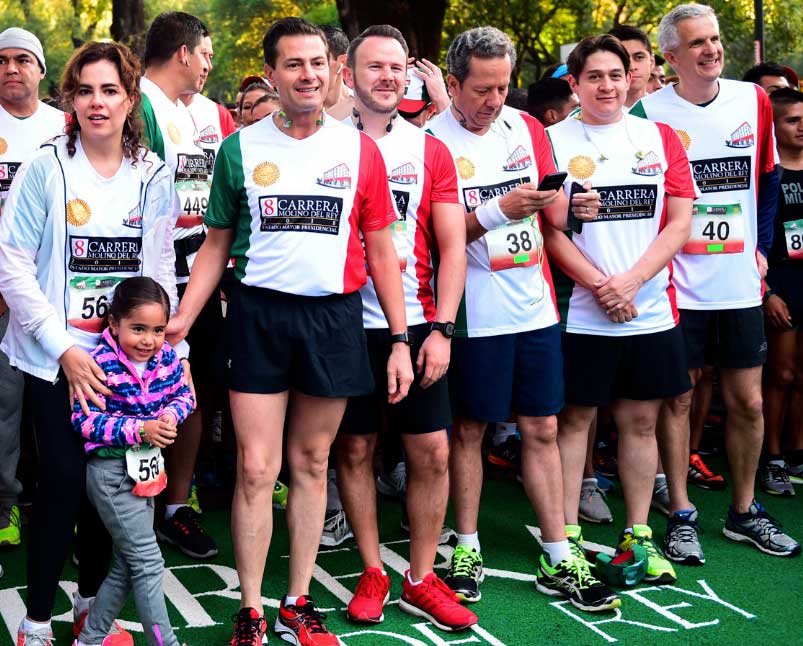 mujer tan cercana a Pena 8