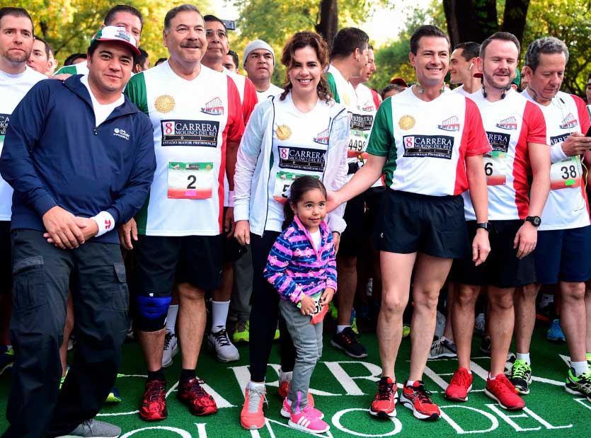 mujer tan cercana a Pena 9