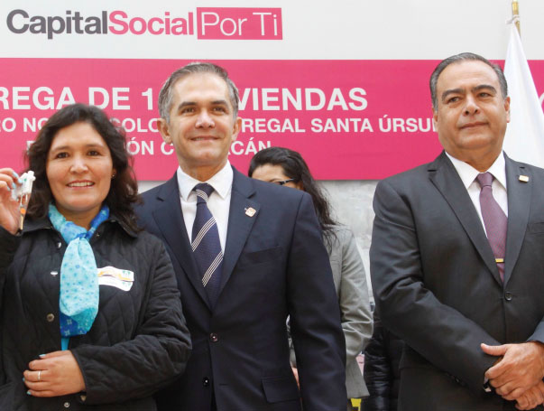 Raymundo y Maria Antonieta Collins 6