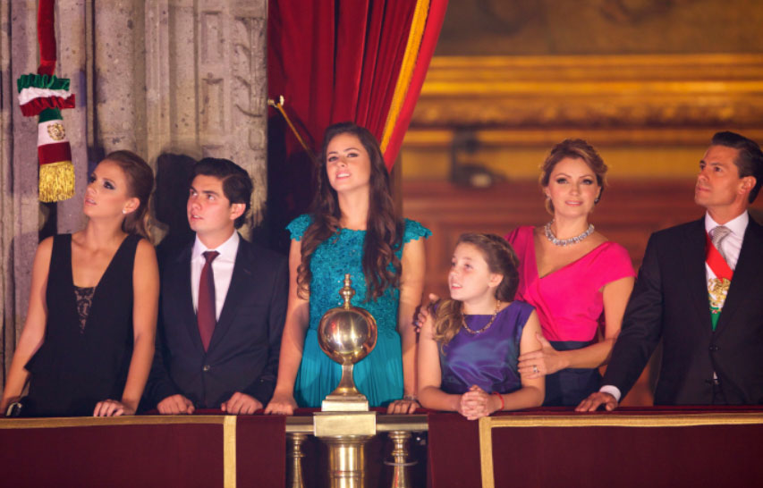 Los Pinos Teens en los Gritos de Independencia 4