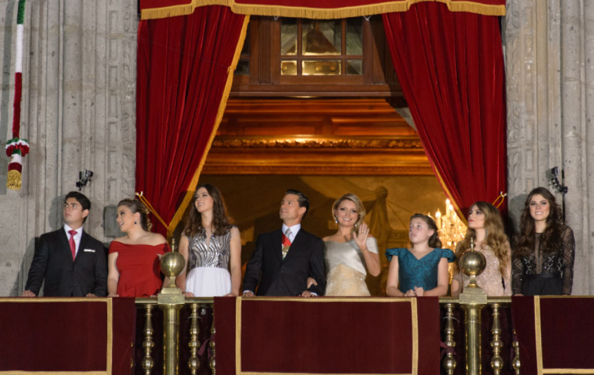 Los Pinos Teens en los Gritos de Independencia 6