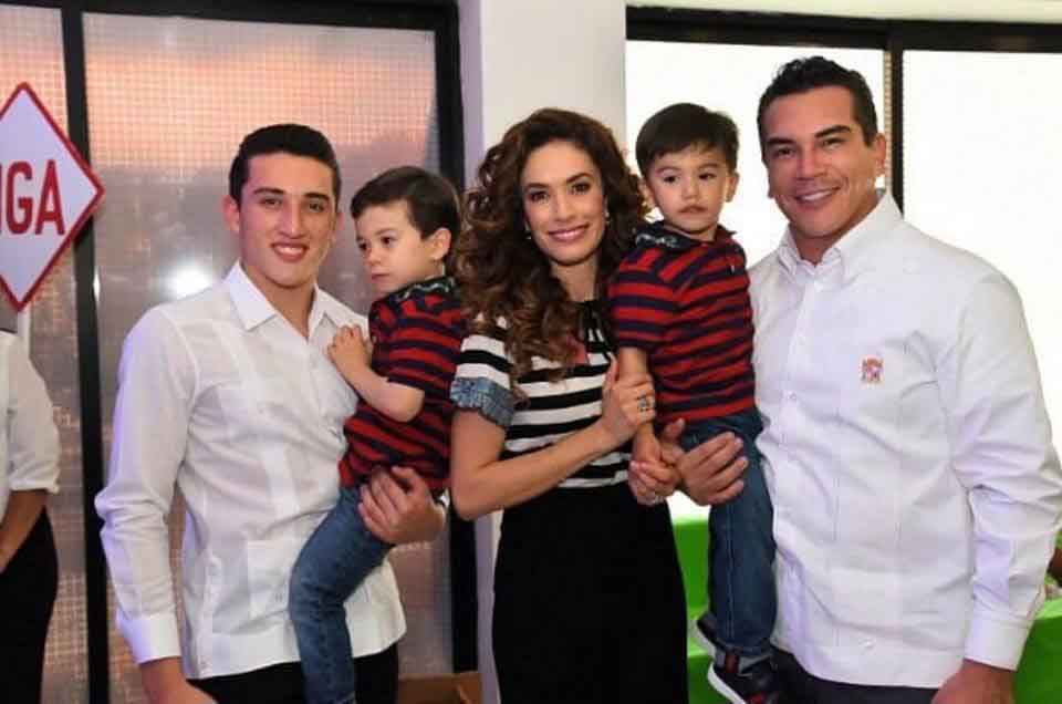 familiares de Alejandro Moreno 5