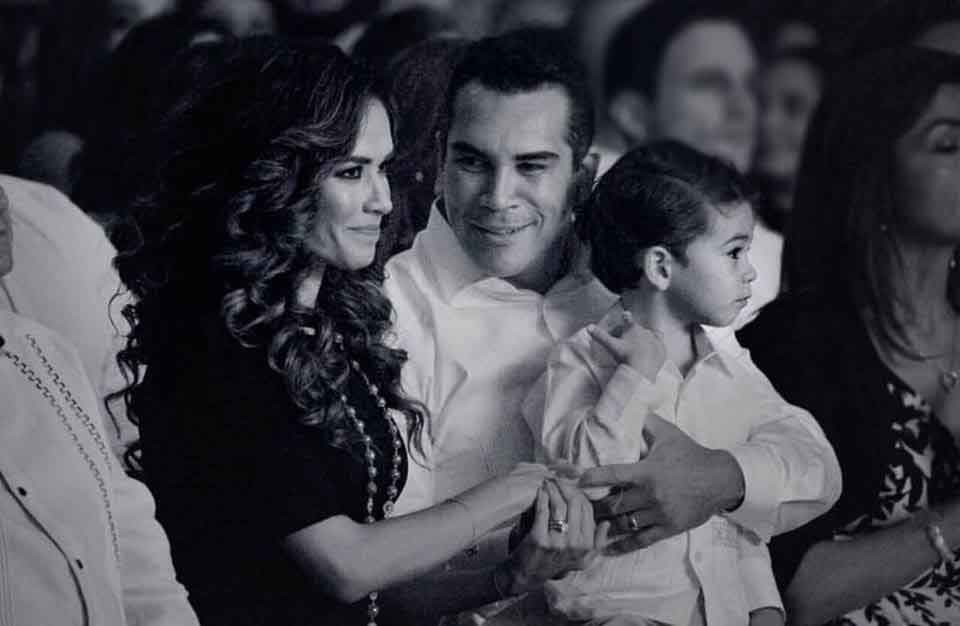 familiares de Alejandro Moreno 8