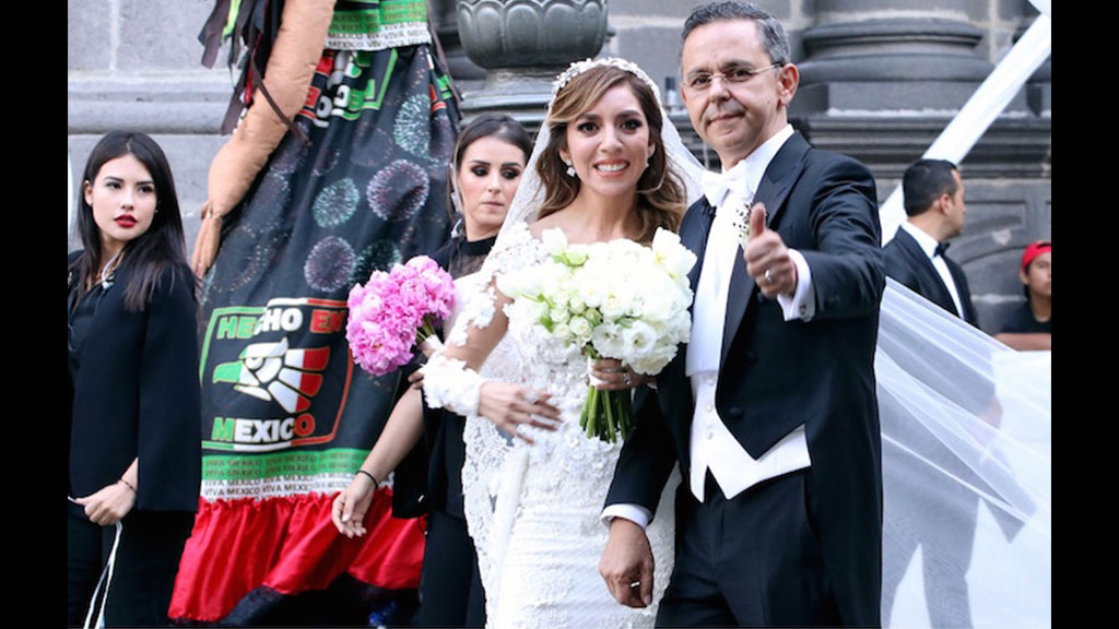 El vestido de novia de Dulce María, esposa de César Yañez