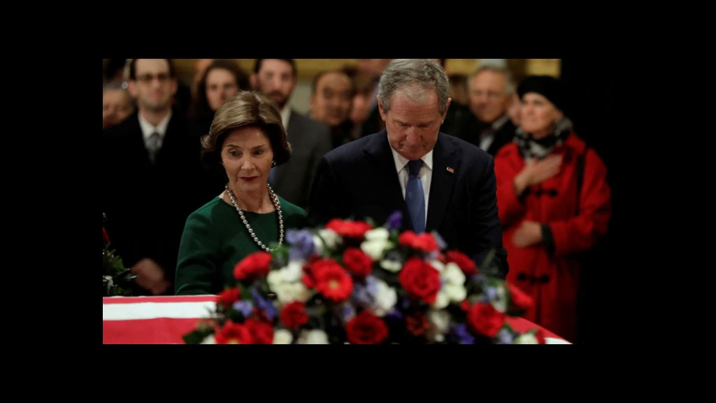 Carlos Salinas de Gortari asiste al funeral de George Bush