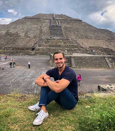 cunado guapo de Enrique 10