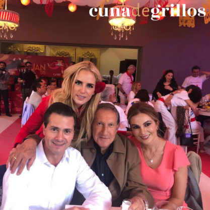 Tania junto a Arturo Montiel