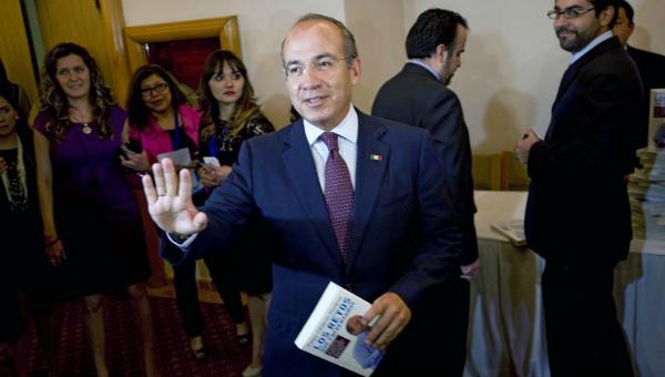 Felipe Calderon estrena libro 
