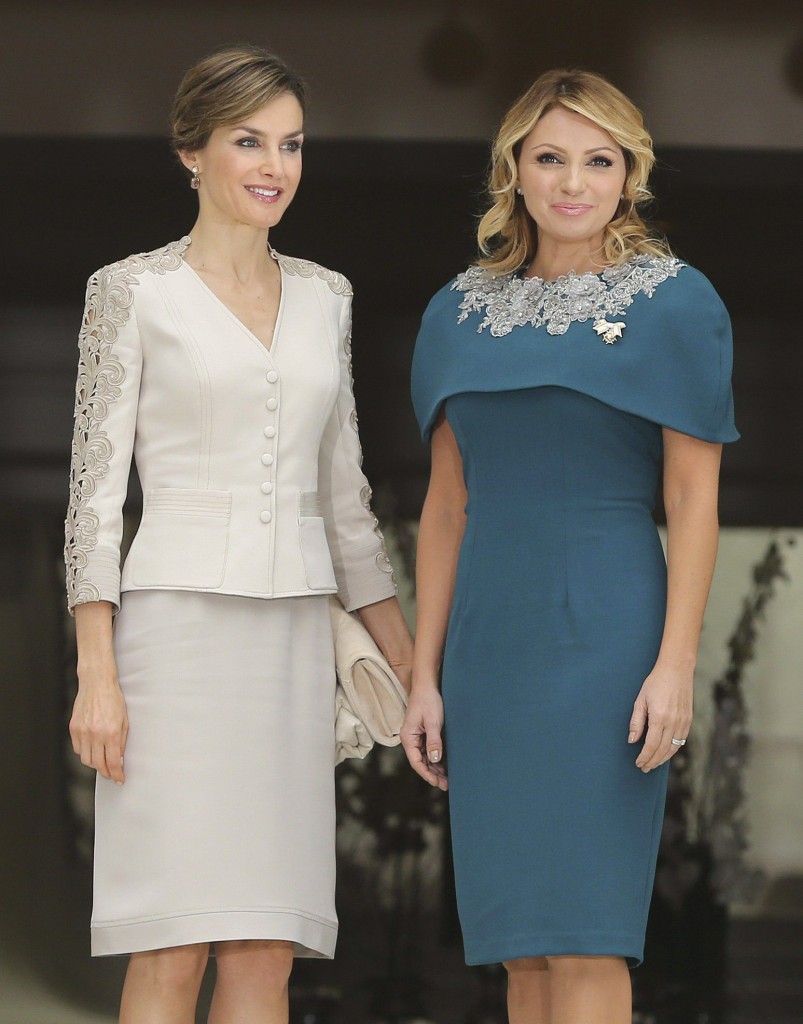 Letizia arrasa con su look